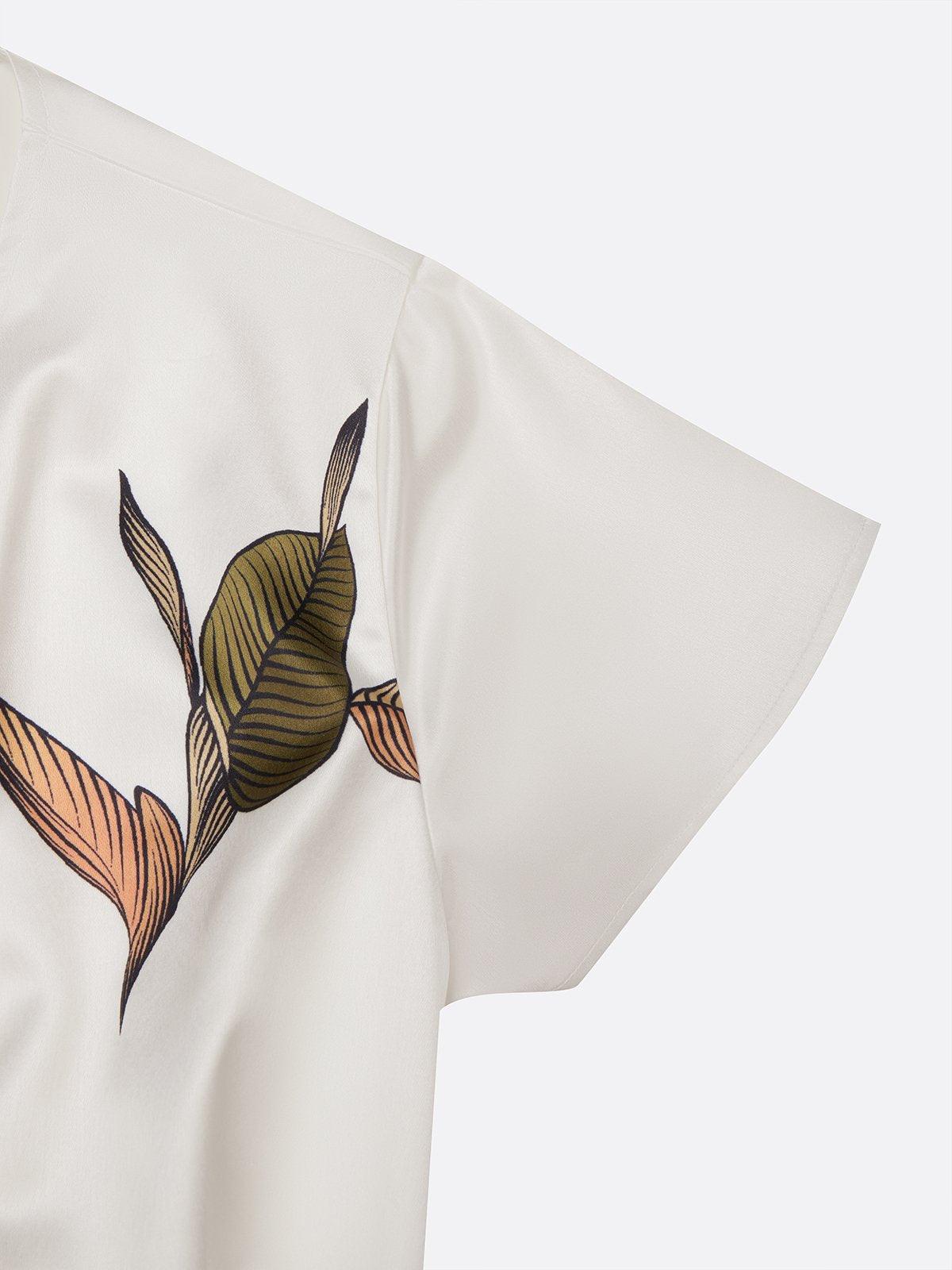 Melody midi dress in white, short sleeve and print close-up