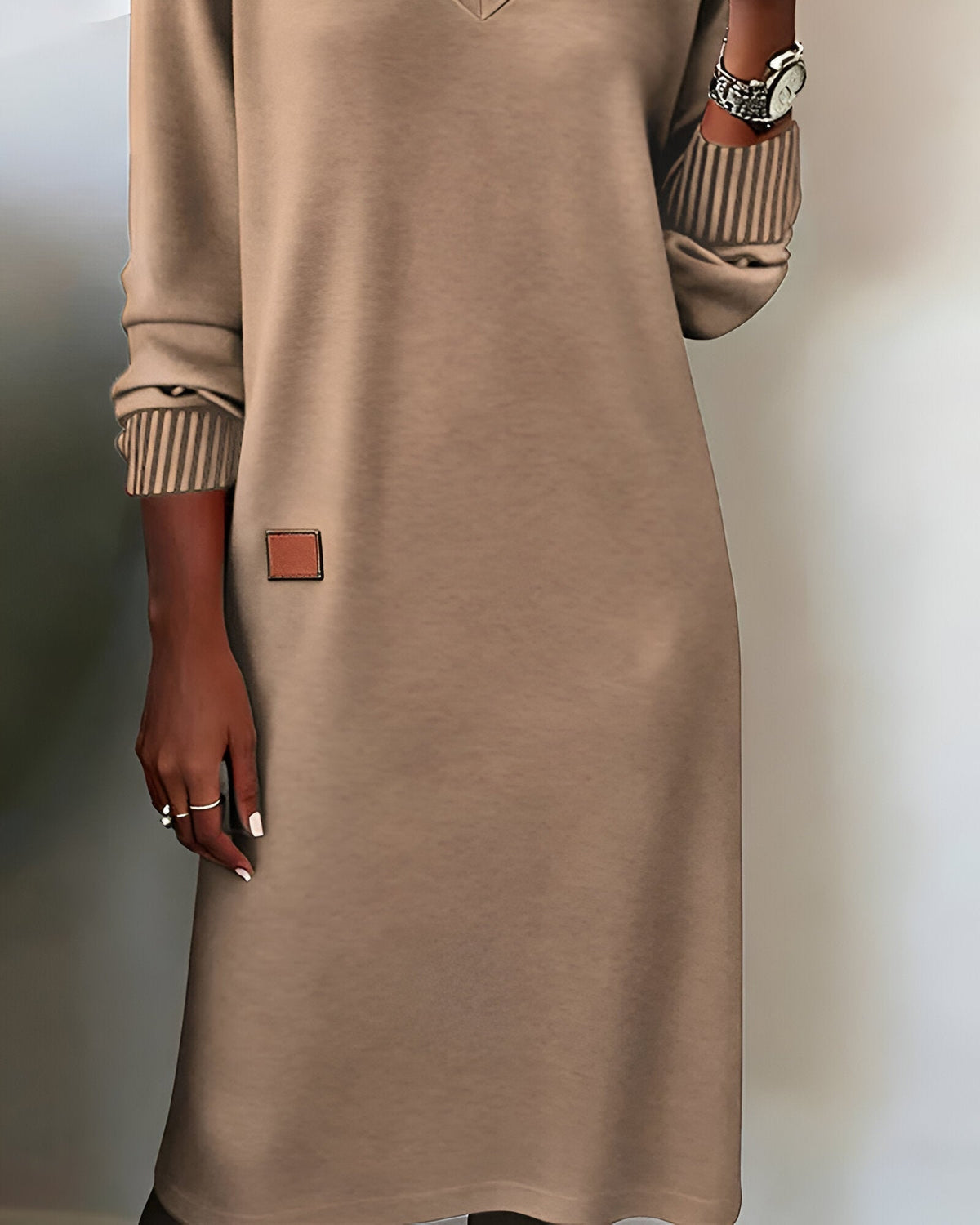 Joanna dress in khaki, detail of ribbed cuff and hem