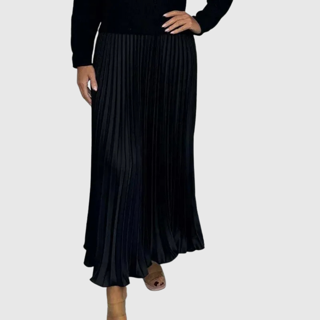 Alarice pleated maxi skirt in black, close view of the waist and pleats