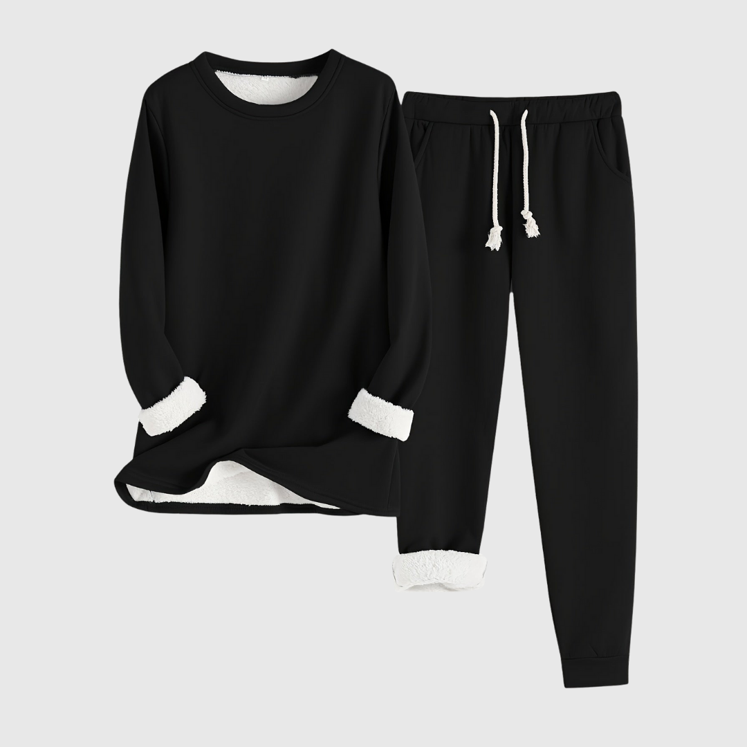 Elsy cosy relaxation set in black with contrast cream cuffs