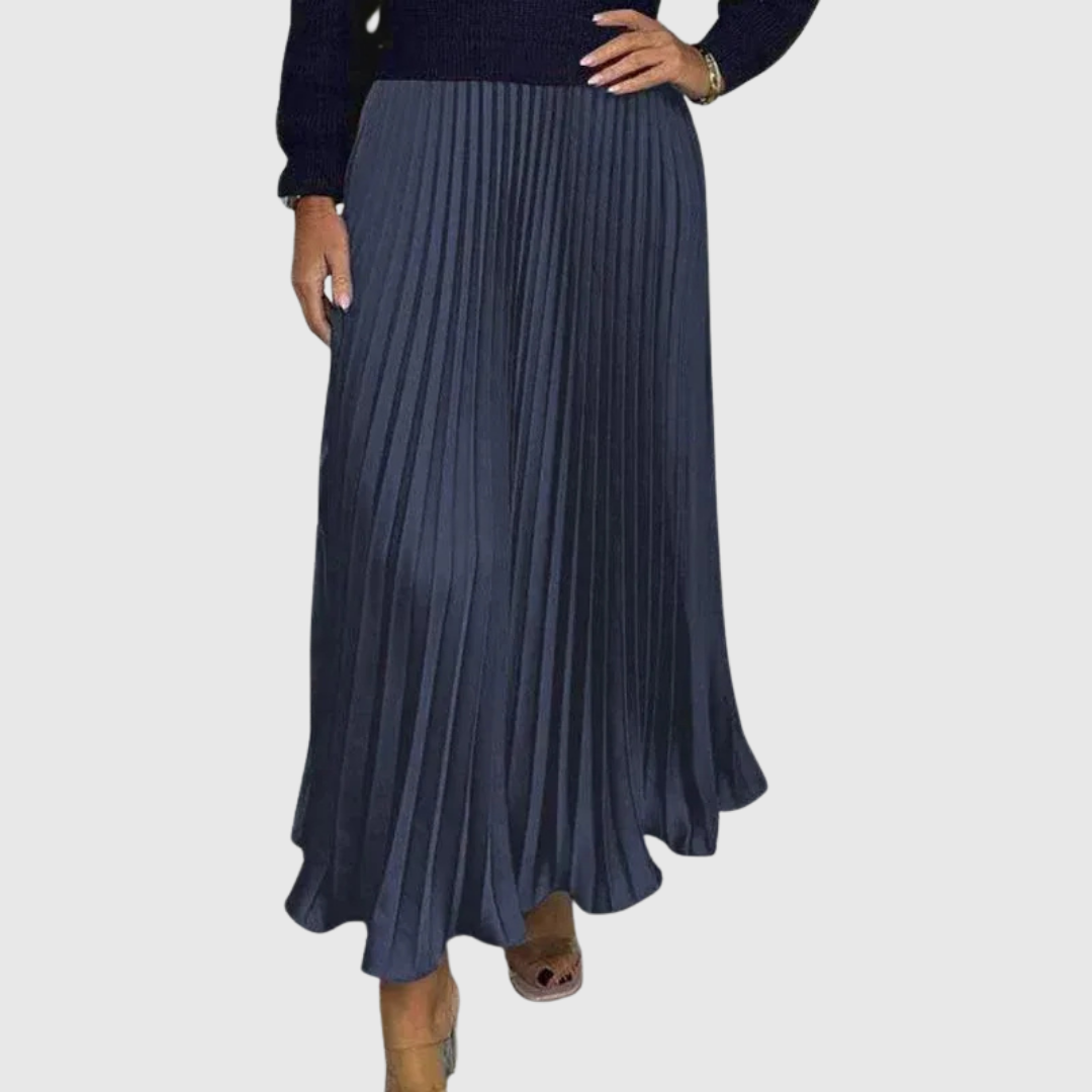 Alarice pleated maxi skirt in blue, close view of the pleats