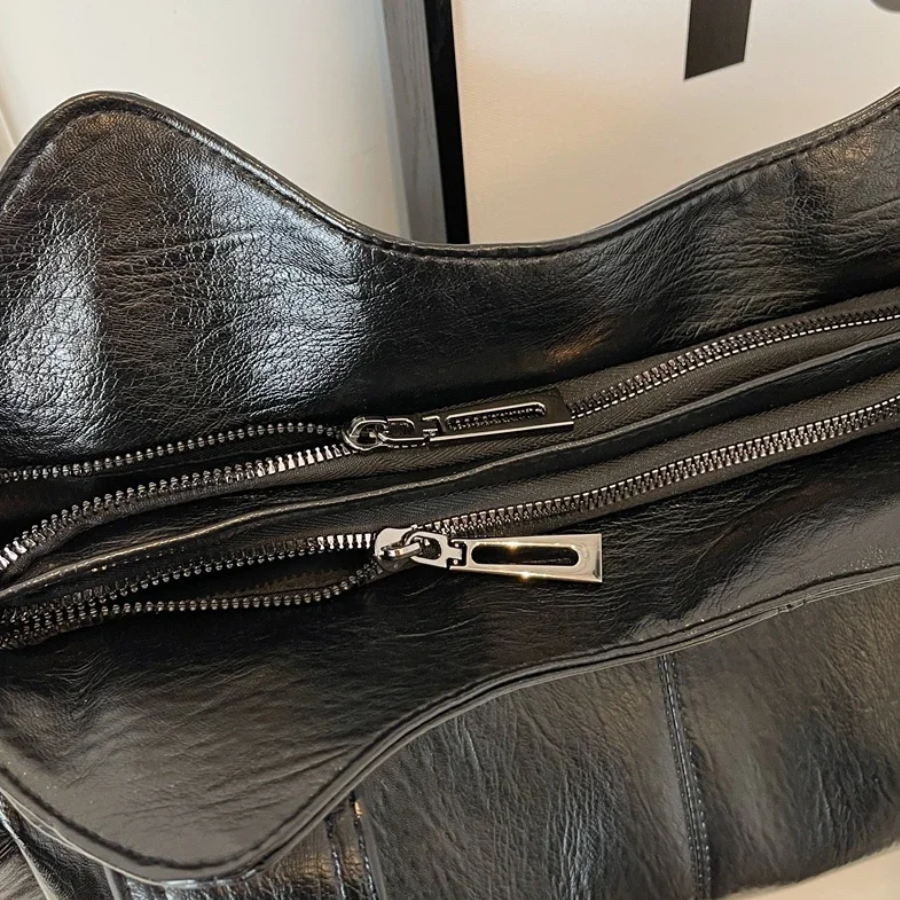 CASUAL SHOULDER BAG