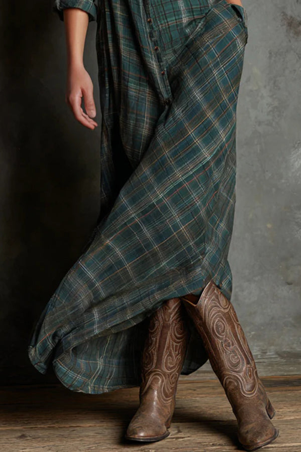 Ailene plaid shirt dress in green, close-up of flowing maxi skirt