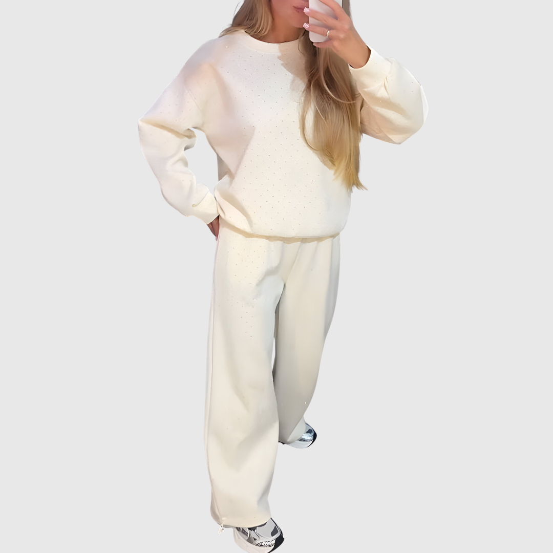 Sabine elegant diamond set in white, full-length front view