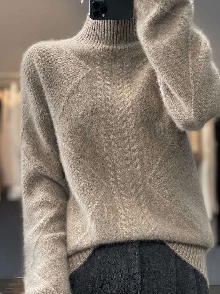 Vaesira cable-knit cashmere sweater in grey, front view of relaxed shape