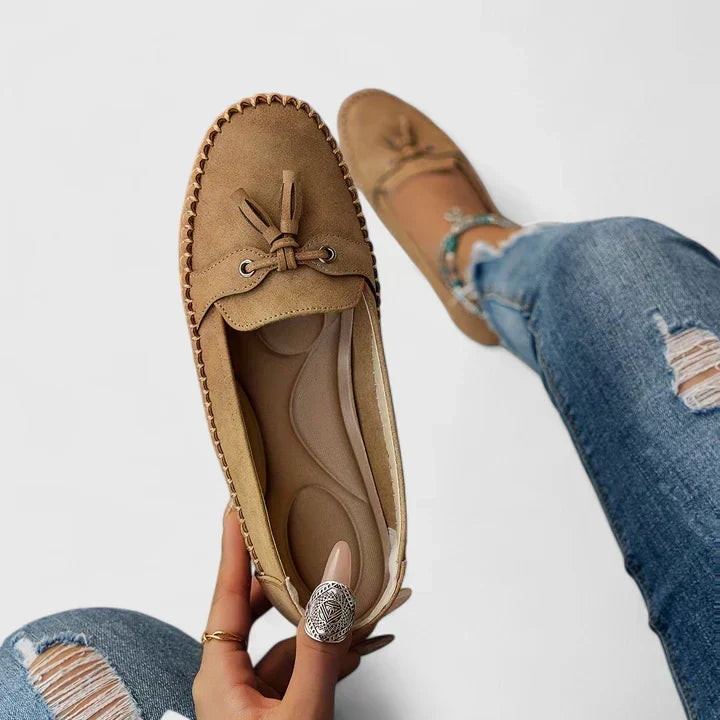 Helena loafers in caramel brown, close-up of stitching and insole