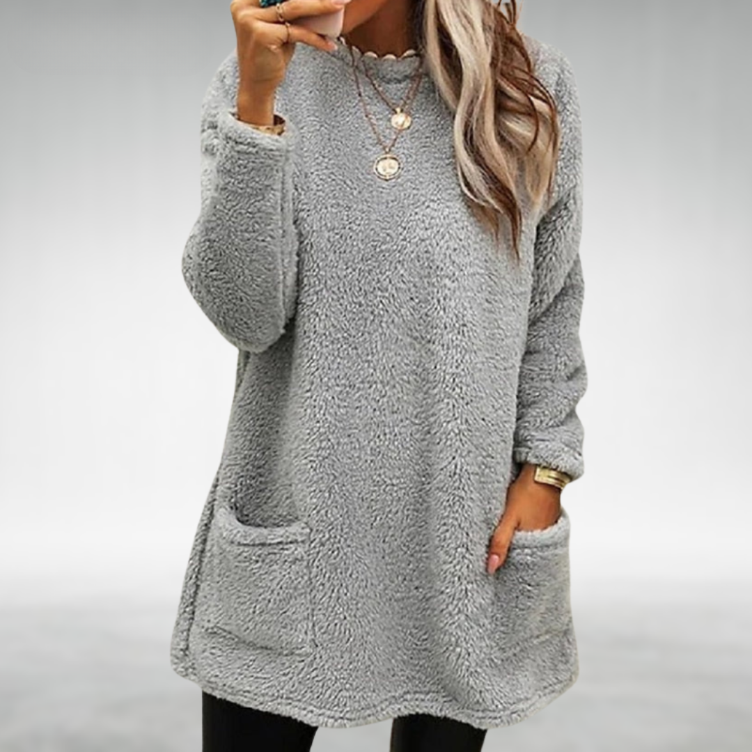 Odeline fleecy pullover in grey, front view with pockets