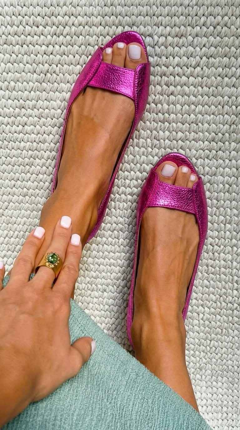 Adelina open-toe flat sandals in pink, overhead view