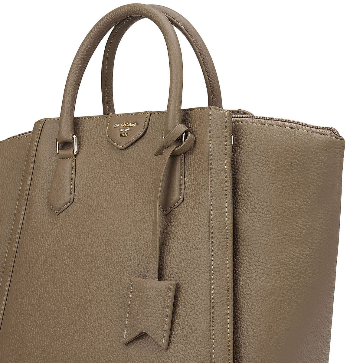 Élégance Paris satchel bag in taupe brown, close-up of handles and leather tag