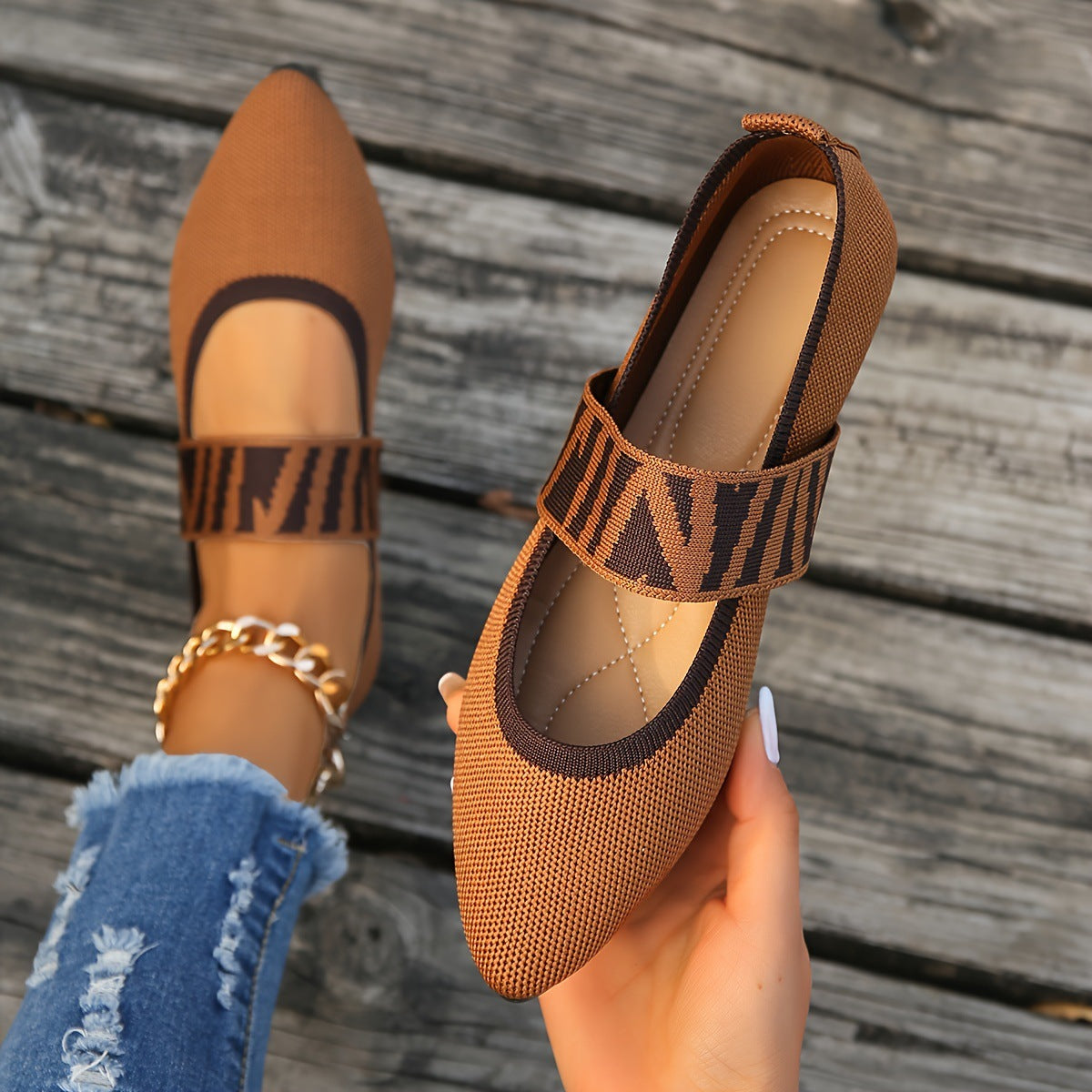 Ilyana patterned ballet flats in brown, close-up of strap and insole