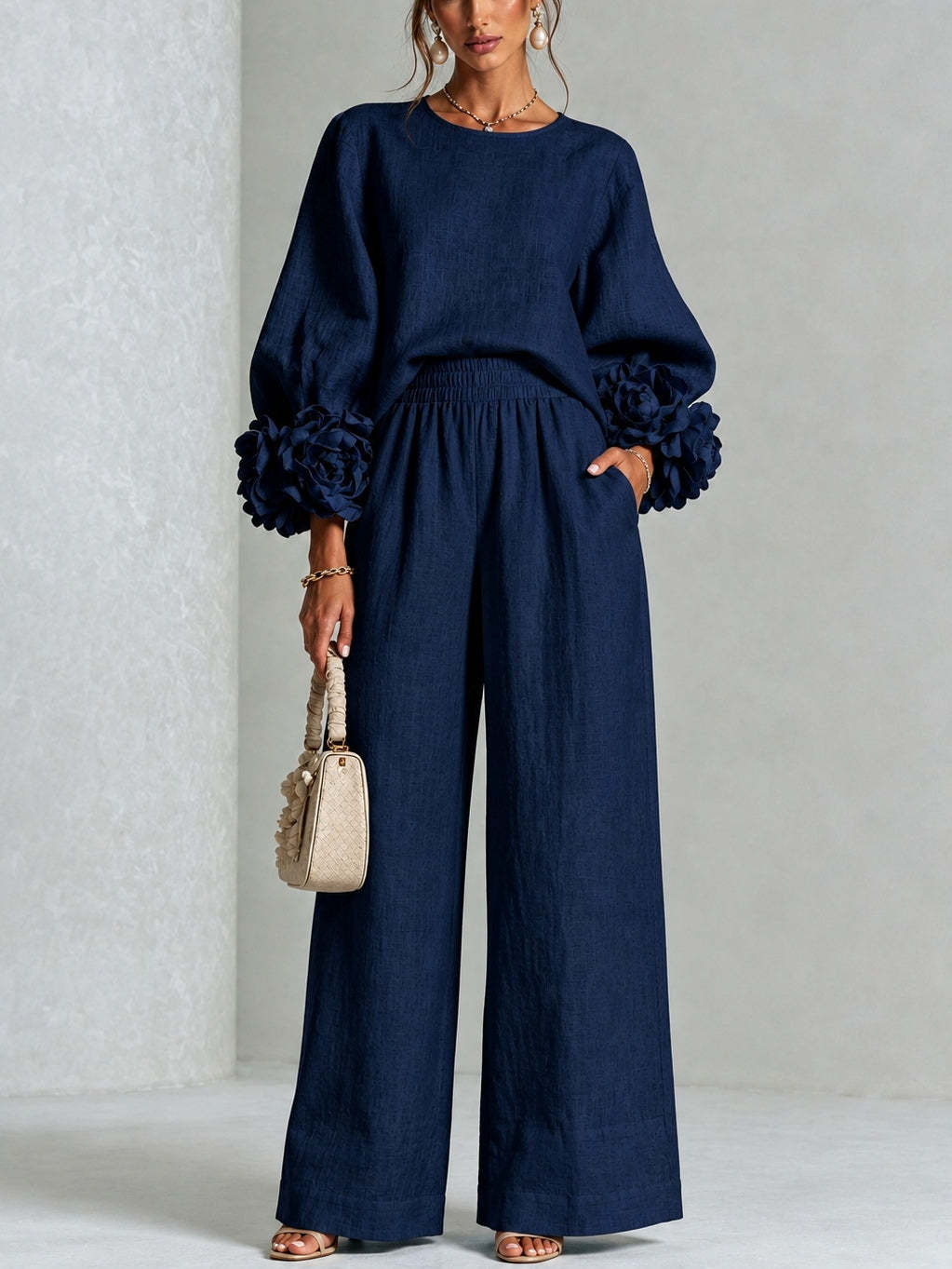 Ofelia | Coordinato con polsini a fiori e pantaloni a gamba larga