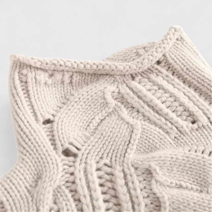 Zendrielle sweater in beige, close-up of folded turtleneck collar