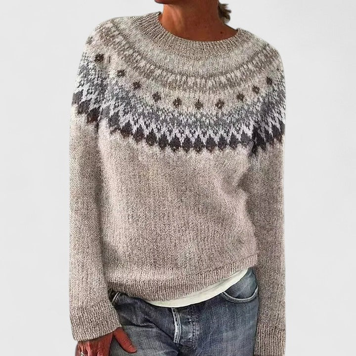 Elyvianne sweater in beige and grey, front view on model