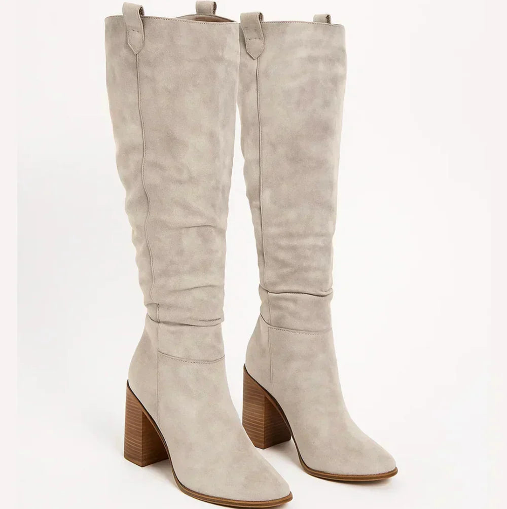 Suevira block heel boots in light grey, three-quarter product view