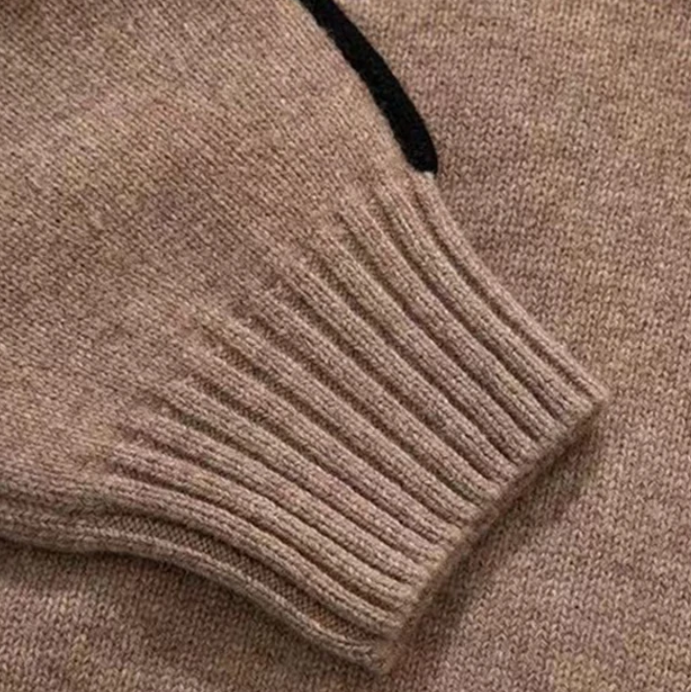 Mariel sweater in brown, close-up of ribbed cuff