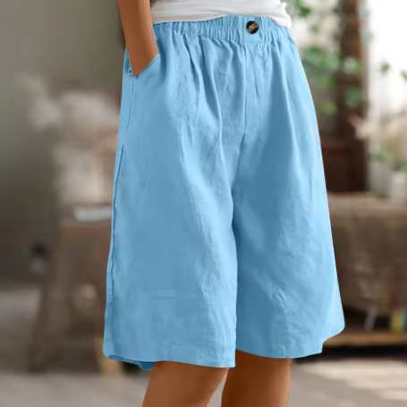 Diane comfort shorts in light blue, front view on model