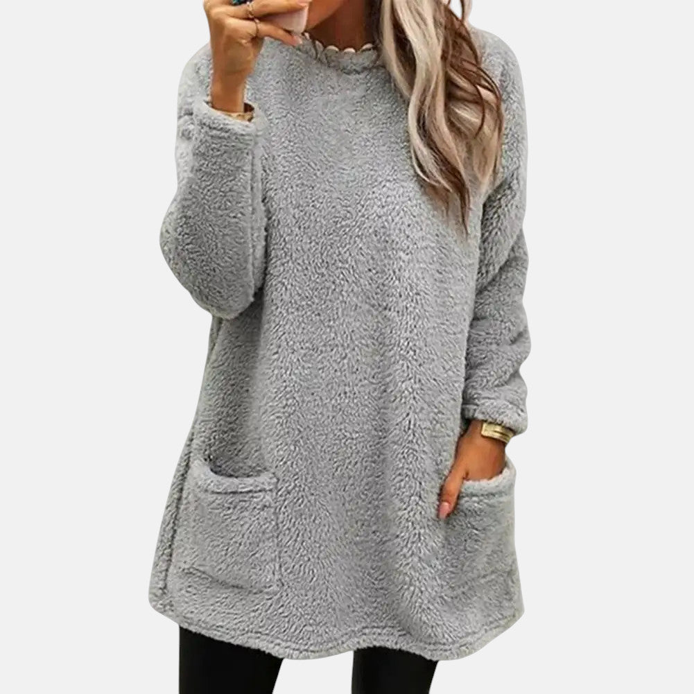 Emeris comfortable sweater in light grey, full front view