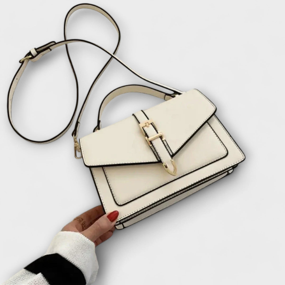 Olívia classic shoulder bag in white, front view with strap