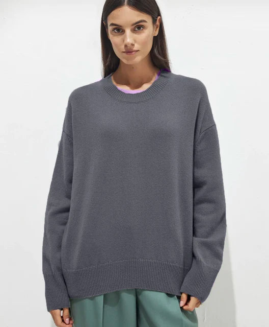 Alice cashmere sweater in grey, front view on model