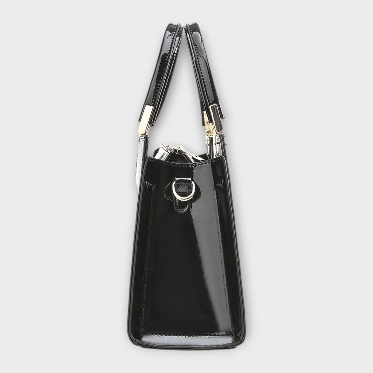 Maison Verdelle handbag in black, side view showing strap ring
