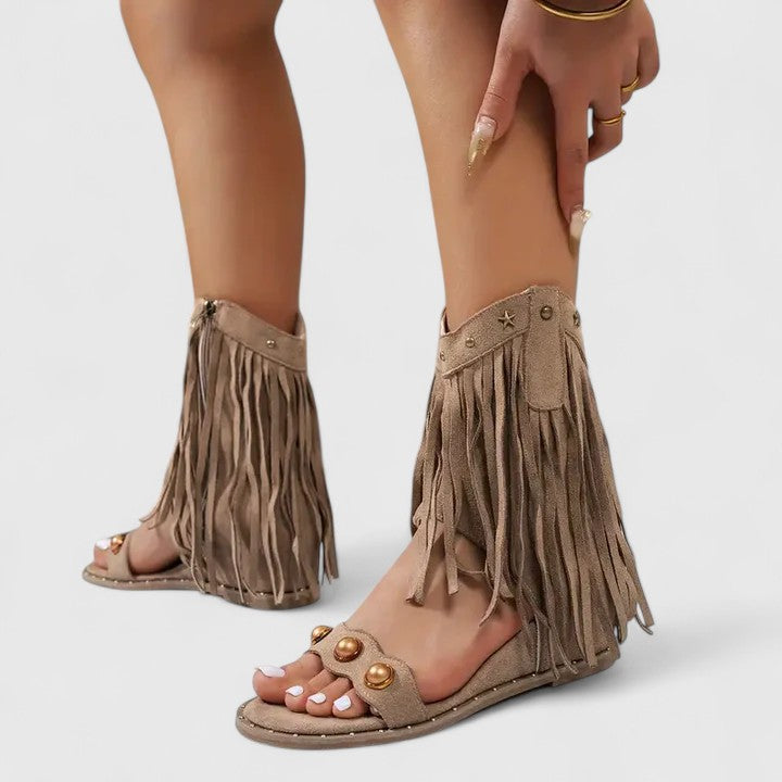 Giselina fringed sandals in khaki, close-up of studded toe strap
