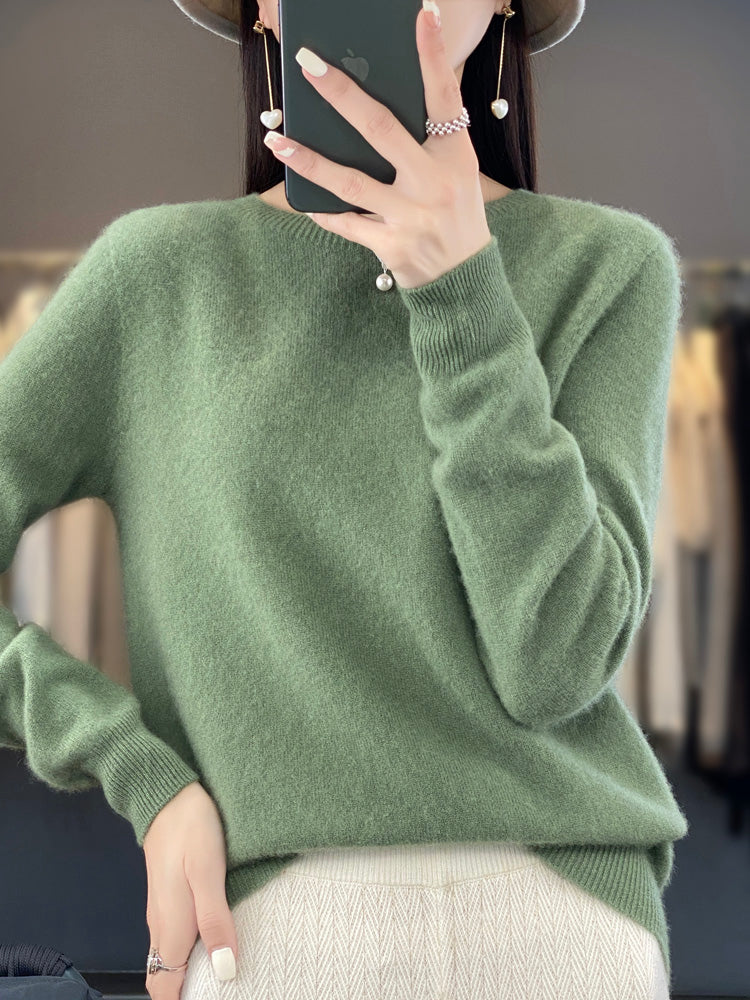 Rizalinda comfortable sweater in fruit green, front view