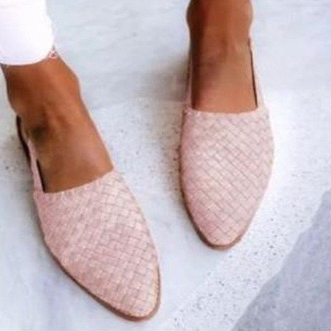 Ismeris woven loafers in light pink, worn top view