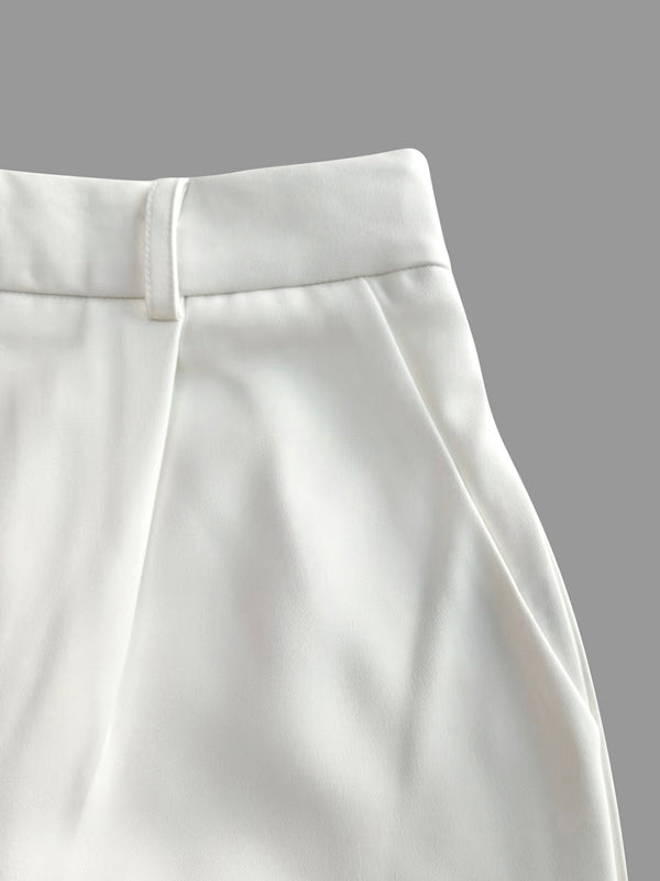 Rarianne trousers in off white, close-up of pleats and side pocket