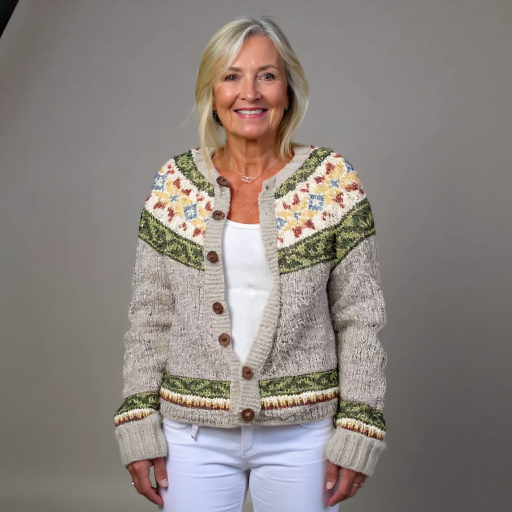 Vintage Icelandic cardigan in cream with green pattern, front view