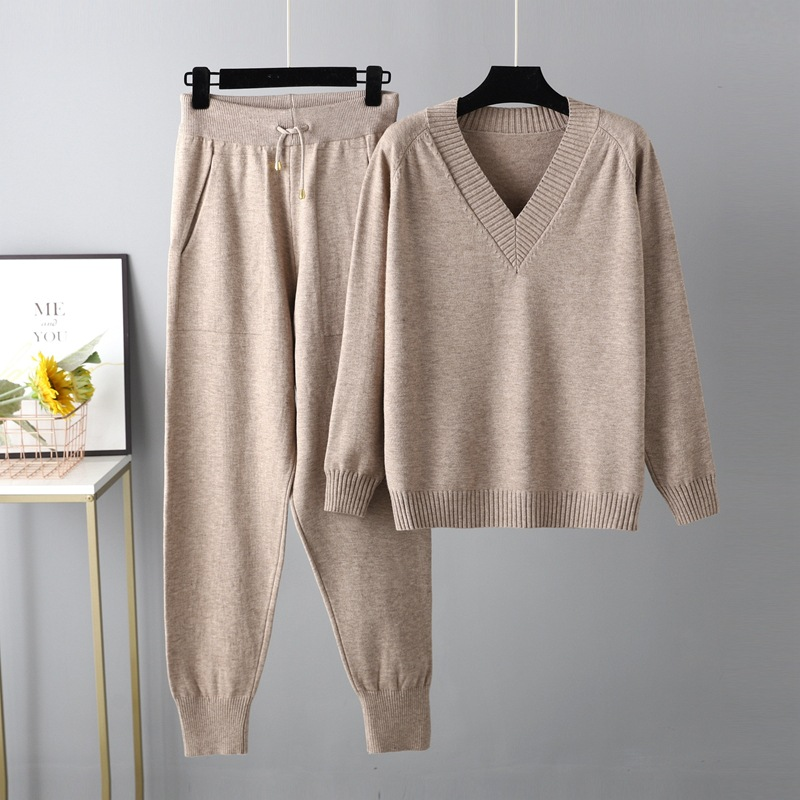 Evaris knitted two-piece set in light brown, front view