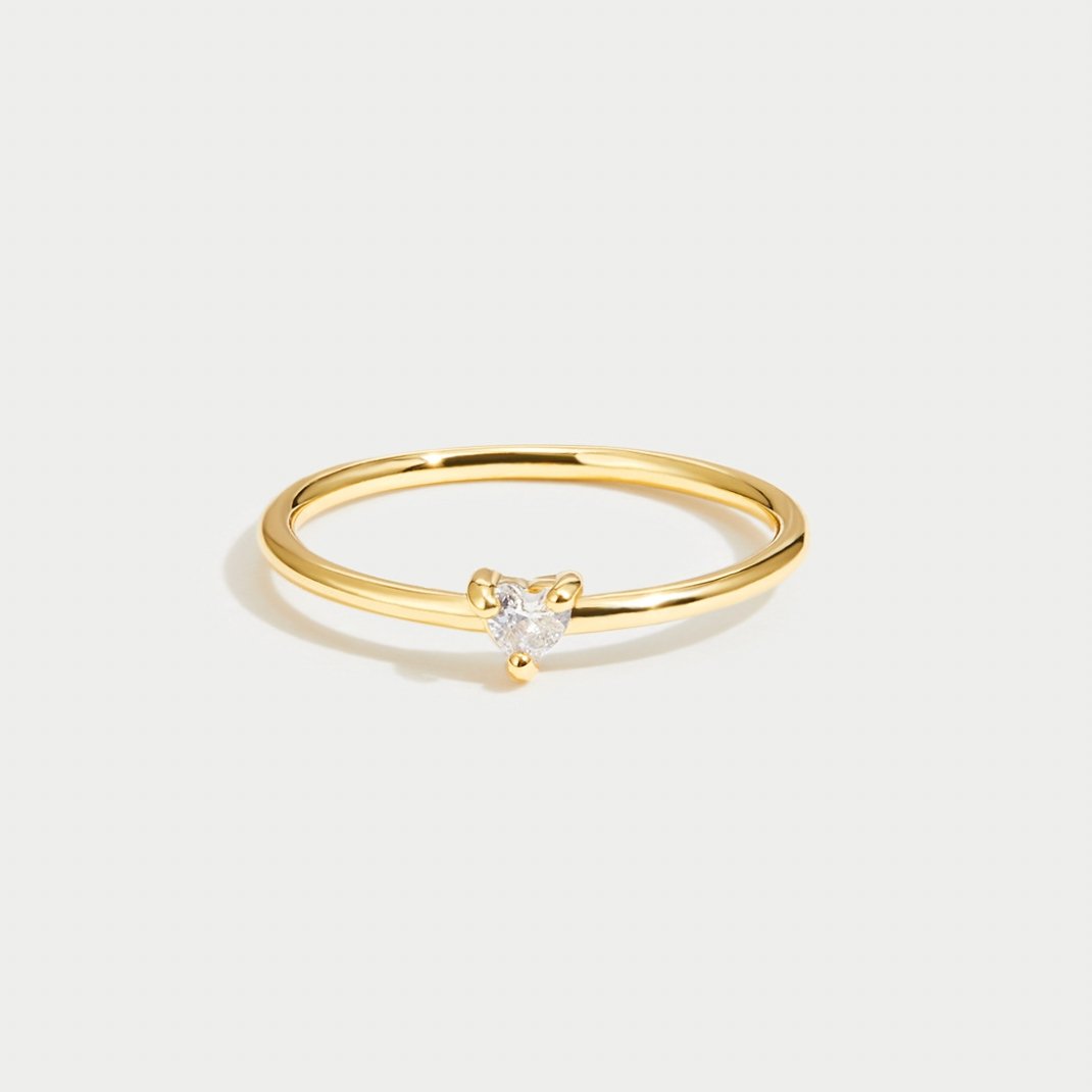Leonie slim gold ring with heart-cut stone, front view